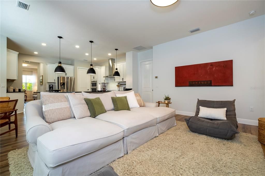 En Venta: $1,149,000 (4 camas, 3 baños, 2904 Pies cuadrados)