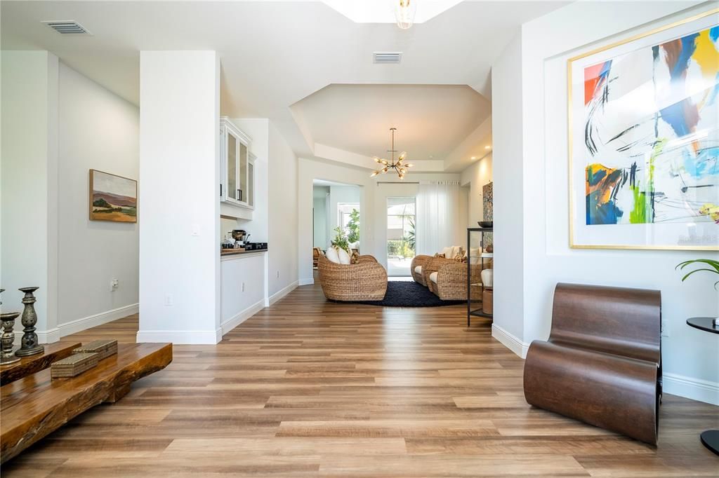 En Venta: $1,149,000 (4 camas, 3 baños, 2904 Pies cuadrados)