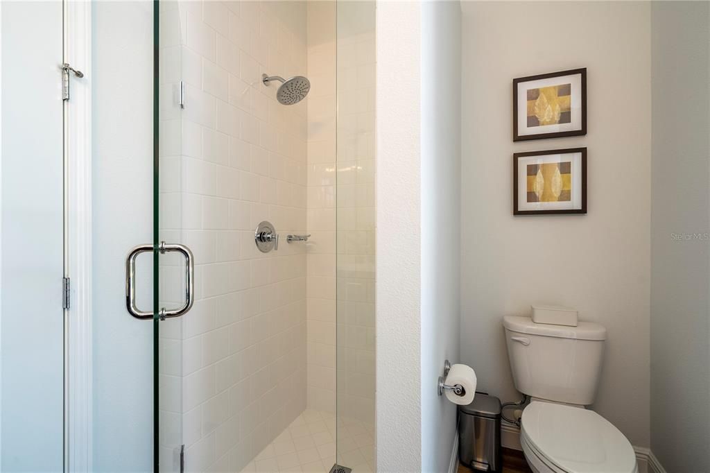 En Venta: $1,149,000 (4 camas, 3 baños, 2904 Pies cuadrados)