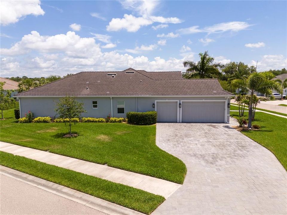 En Venta: $1,149,000 (4 camas, 3 baños, 2904 Pies cuadrados)