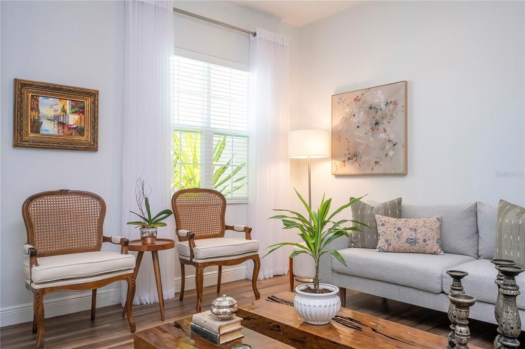 En Venta: $1,149,000 (4 camas, 3 baños, 2904 Pies cuadrados)