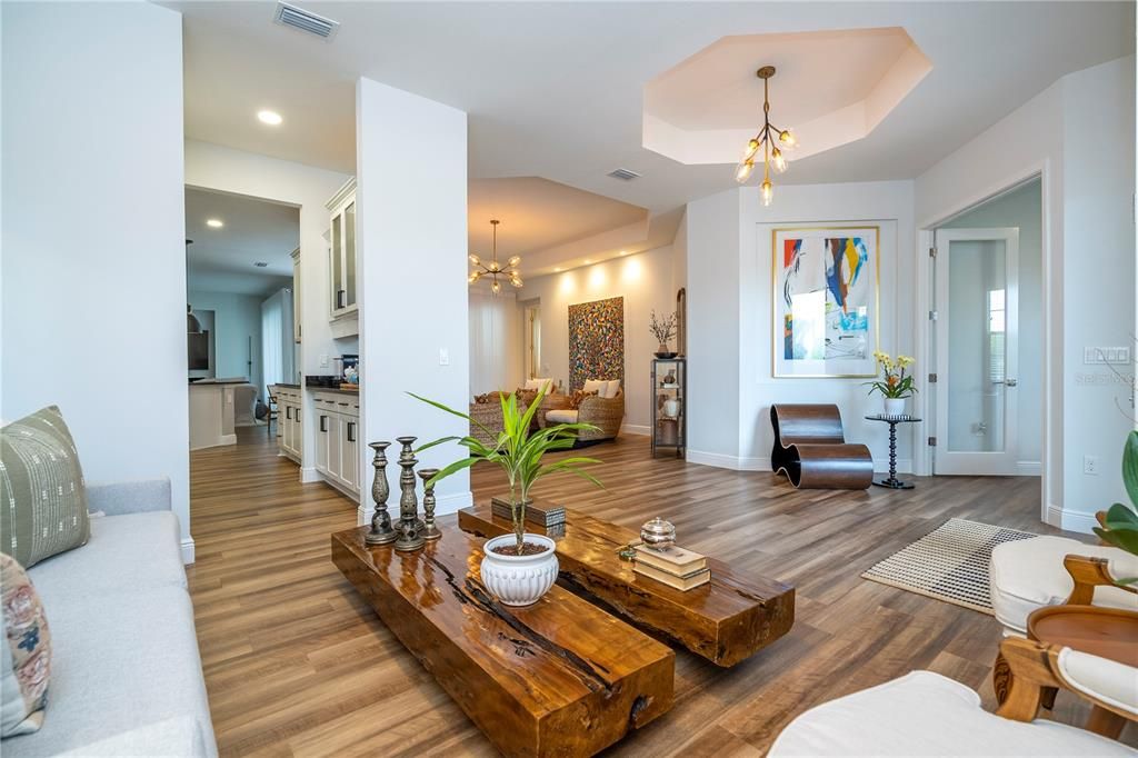 En Venta: $1,149,000 (4 camas, 3 baños, 2904 Pies cuadrados)
