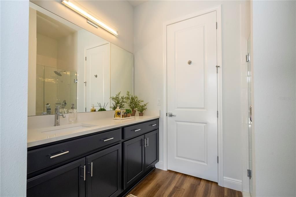 En Venta: $1,149,000 (4 camas, 3 baños, 2904 Pies cuadrados)