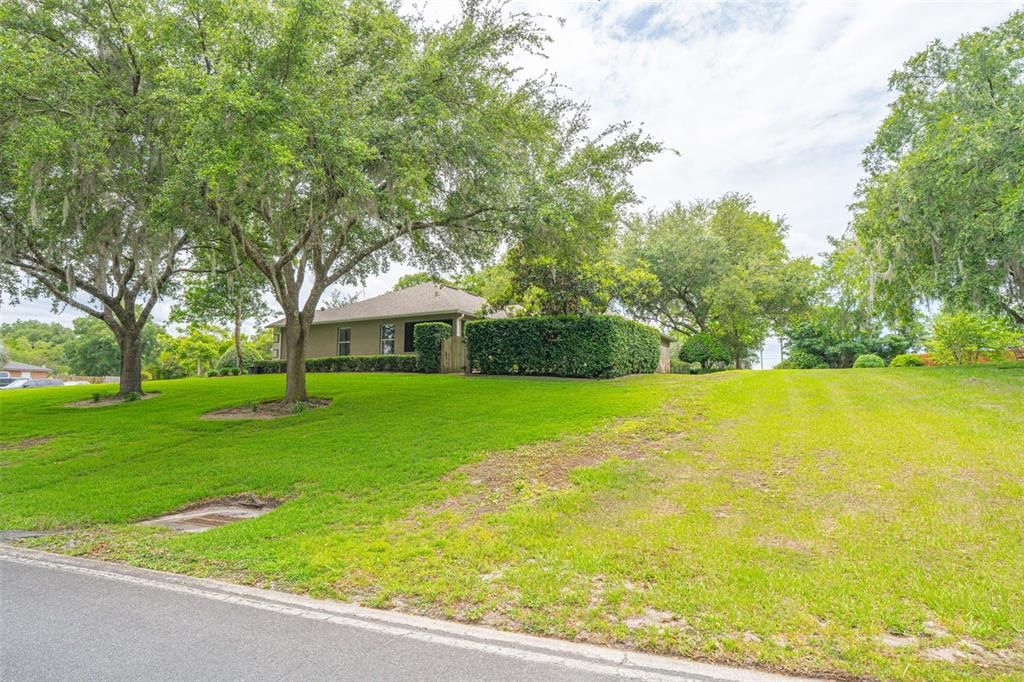 For Sale: $399,000 (3 beds, 2 baths, 1955 Square Feet)