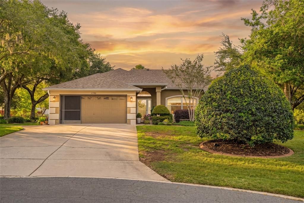 For Sale: $399,000 (3 beds, 2 baths, 1955 Square Feet)
