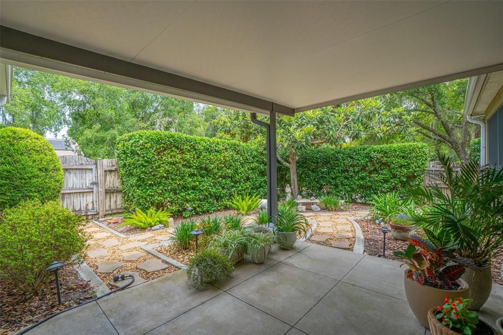 For Sale: $399,000 (3 beds, 2 baths, 1955 Square Feet)