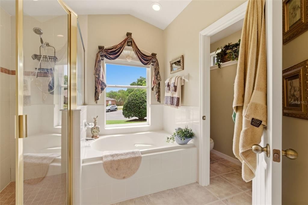 For Sale: $399,000 (3 beds, 2 baths, 1955 Square Feet)