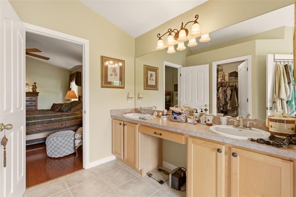 For Sale: $399,000 (3 beds, 2 baths, 1955 Square Feet)