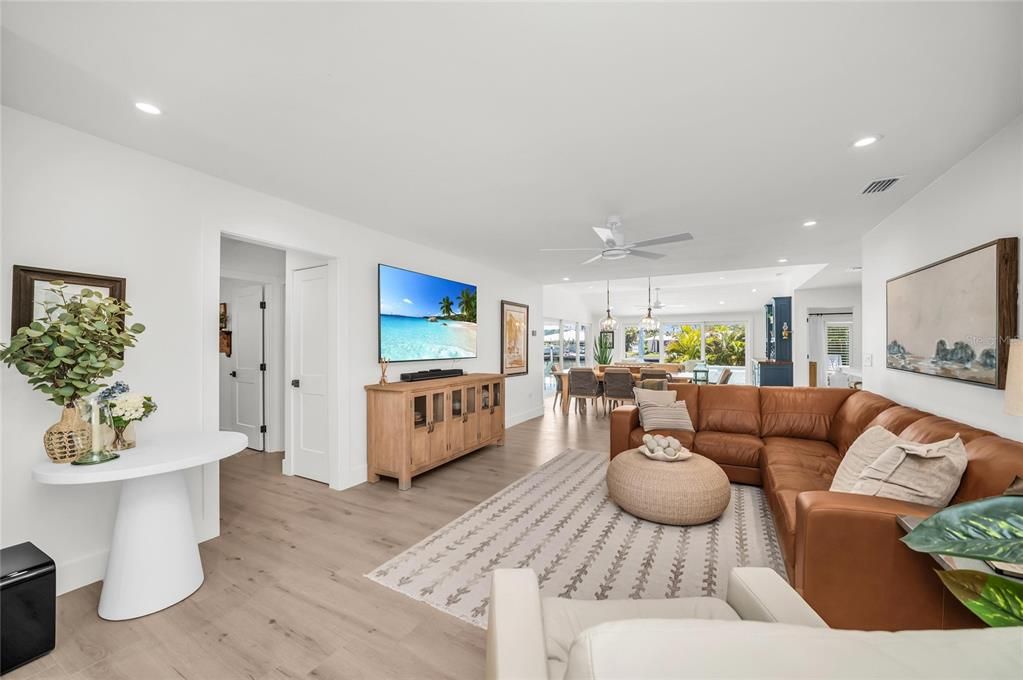 En Venta: $2,790,000 (4 camas, 3 baños, 2044 Pies cuadrados)