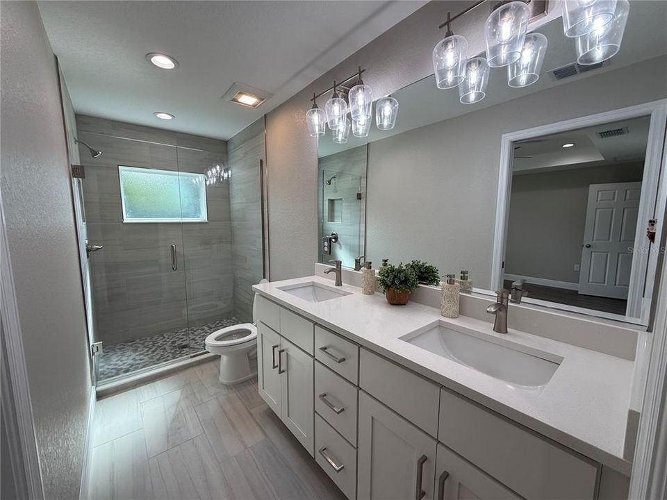 Activo con contrato: $279,999 (3 camas, 2 baños, 1459 Pies cuadrados)