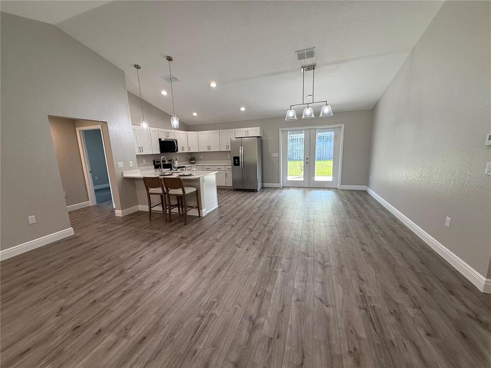 Activo con contrato: $279,999 (3 camas, 2 baños, 1459 Pies cuadrados)