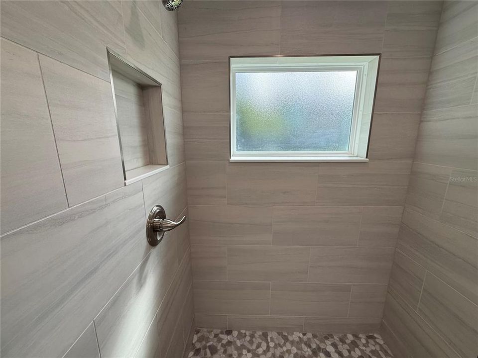 Activo con contrato: $279,999 (3 camas, 2 baños, 1459 Pies cuadrados)