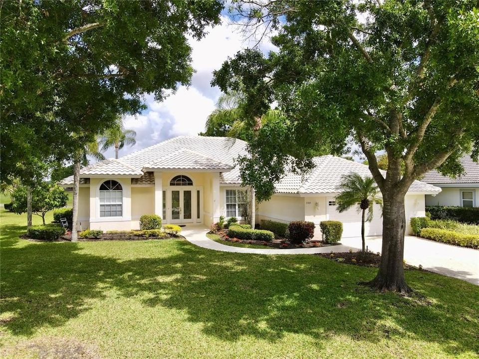 For Sale: $559,990 (3 beds, 2 baths, 2418 Square Feet)