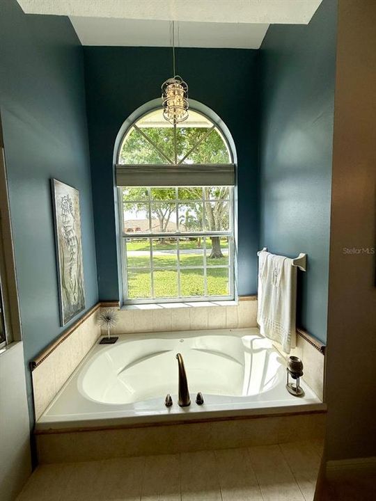 For Sale: $559,990 (3 beds, 2 baths, 2418 Square Feet)