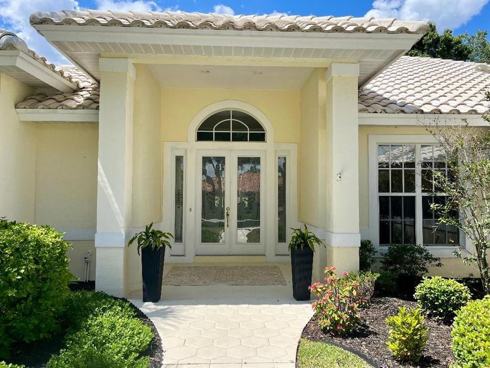 For Sale: $559,990 (3 beds, 2 baths, 2418 Square Feet)