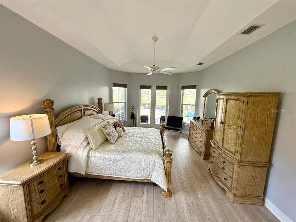 For Sale: $559,990 (3 beds, 2 baths, 2418 Square Feet)