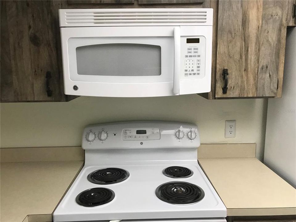 For Sale: $110,000 (1 beds, 1 baths, 576 Square Feet)