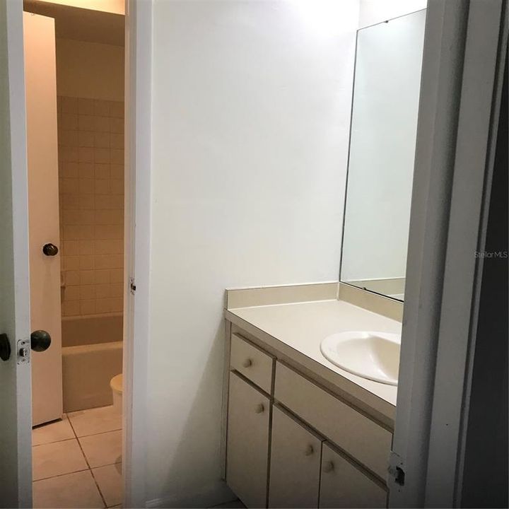 For Sale: $110,000 (1 beds, 1 baths, 576 Square Feet)