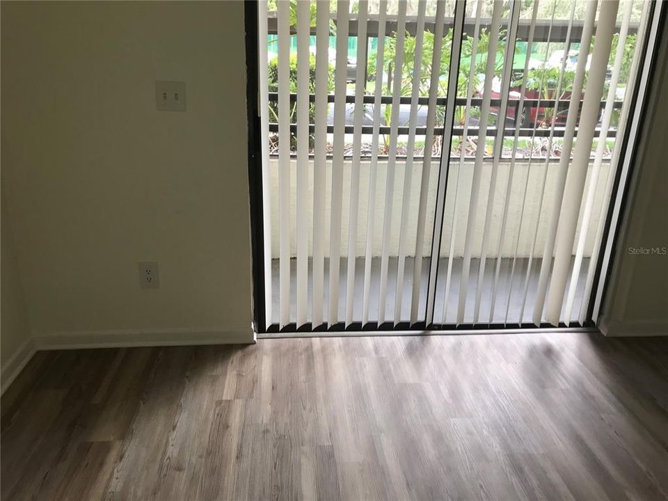 For Sale: $110,000 (1 beds, 1 baths, 576 Square Feet)