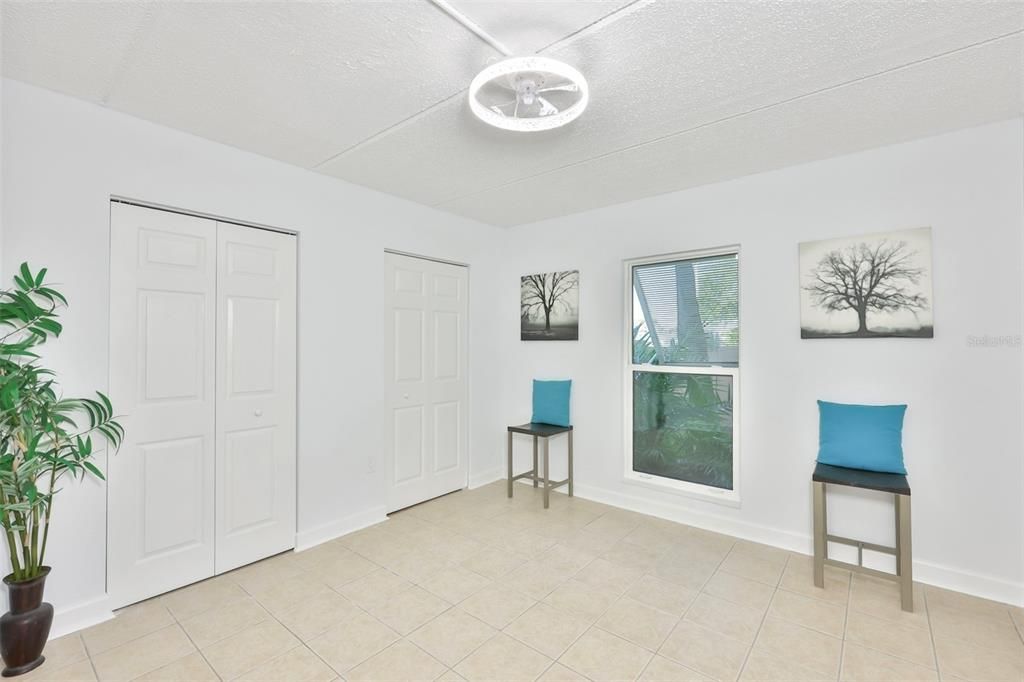 For Sale: $220,000 (2 beds, 1 baths, 845 Square Feet)
