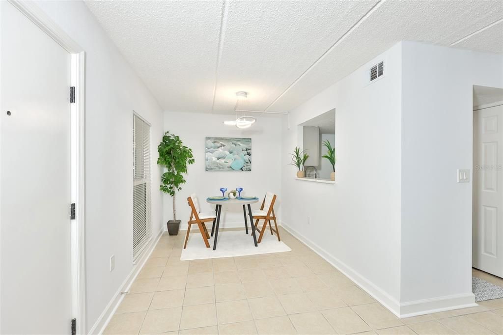 For Sale: $220,000 (2 beds, 1 baths, 845 Square Feet)