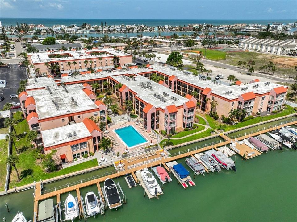 For Sale: $220,000 (2 beds, 1 baths, 845 Square Feet)