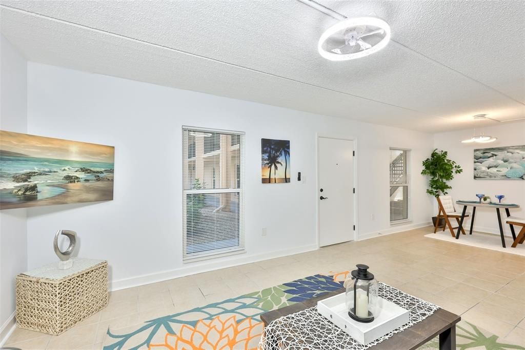 For Sale: $220,000 (2 beds, 1 baths, 845 Square Feet)