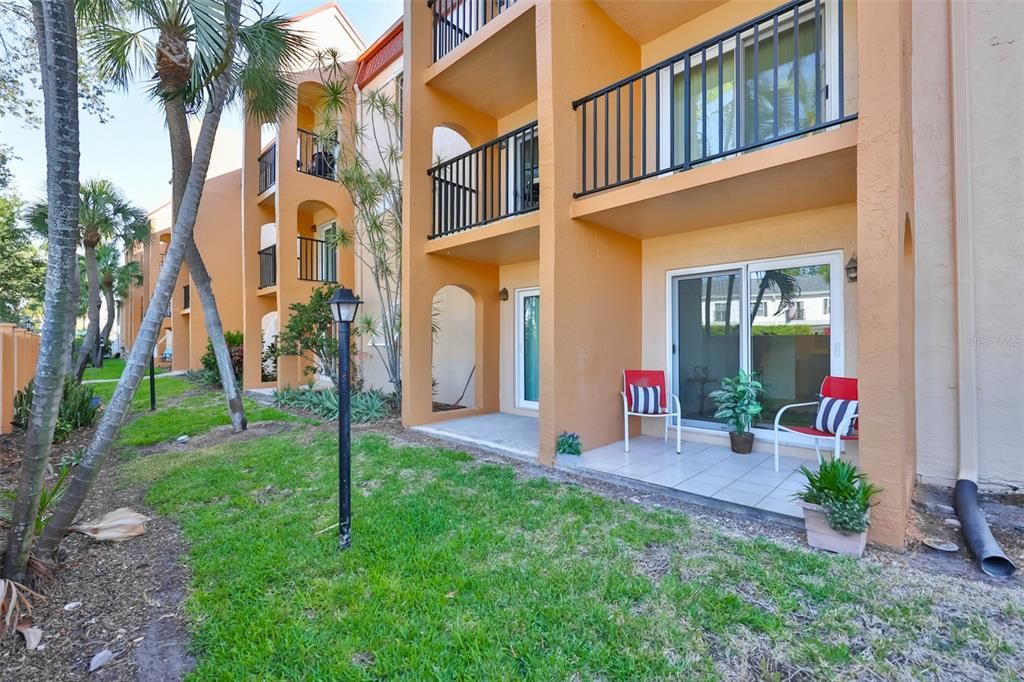 For Sale: $220,000 (2 beds, 1 baths, 845 Square Feet)