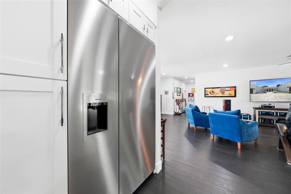 На продажу: $2,499,000 (4 спален, 3 ванн, 3151 Квадратных фут)
