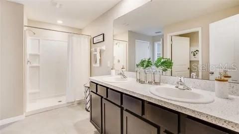 For Rent: $2,450 (4 beds, 2 baths, 2260 Square Feet)