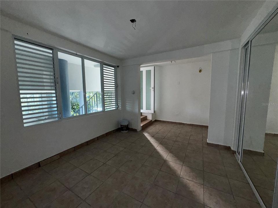 Active With Contract: $295,000 (5 beds, 3 baths, 1100 Square Feet)