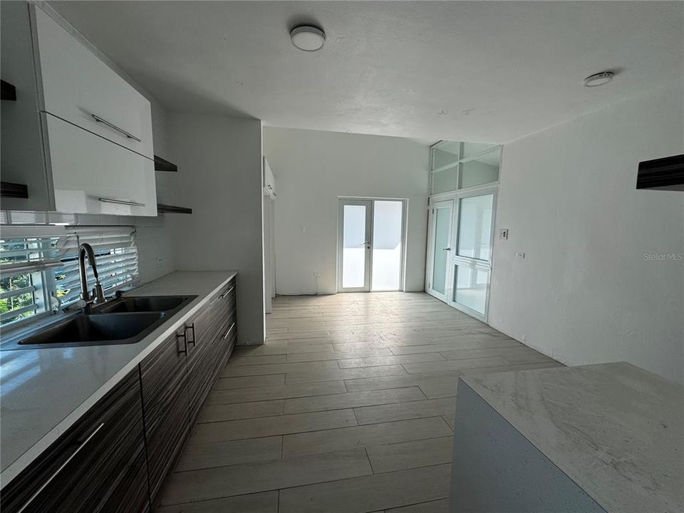 Active With Contract: $295,000 (5 beds, 3 baths, 1100 Square Feet)