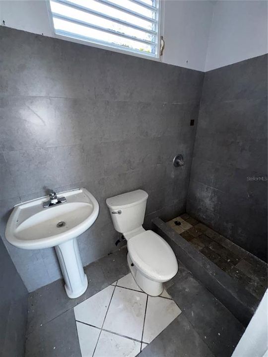 Active With Contract: $295,000 (5 beds, 3 baths, 1100 Square Feet)