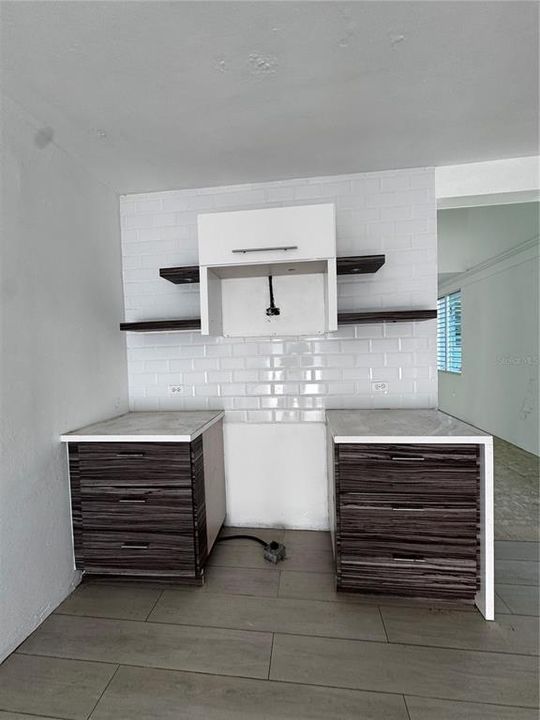 Active With Contract: $295,000 (5 beds, 3 baths, 1100 Square Feet)
