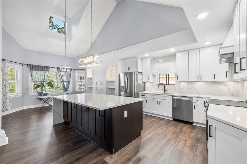 En Venta: $1,174,999 (4 camas, 3 baños, 3024 Pies cuadrados)