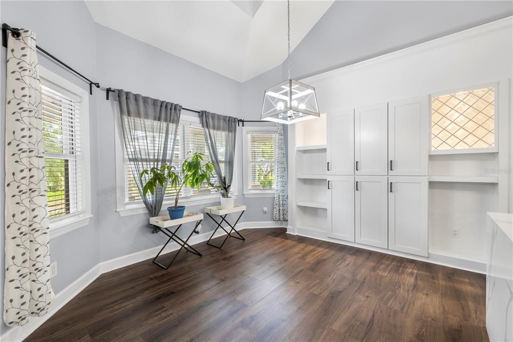 En Venta: $1,174,999 (4 camas, 3 baños, 3024 Pies cuadrados)