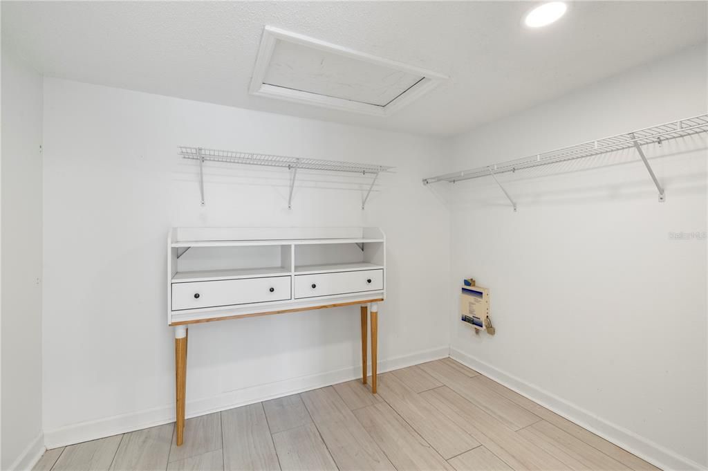 En Venta: $1,174,999 (4 camas, 3 baños, 3024 Pies cuadrados)