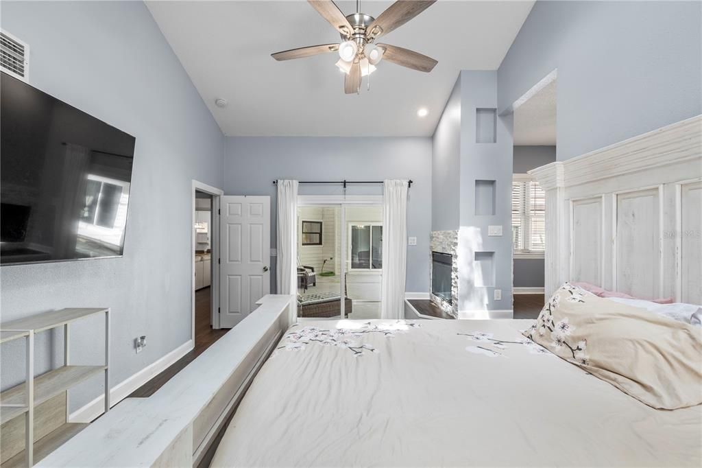 En Venta: $1,174,999 (4 camas, 3 baños, 3024 Pies cuadrados)