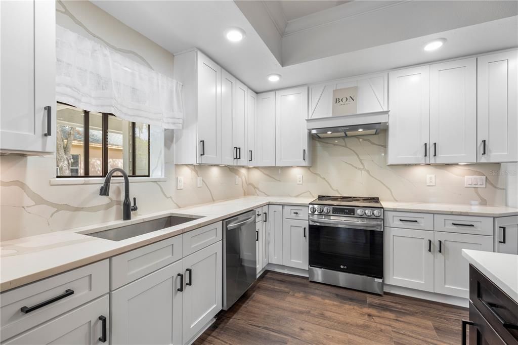 En Venta: $1,174,999 (4 camas, 3 baños, 3024 Pies cuadrados)