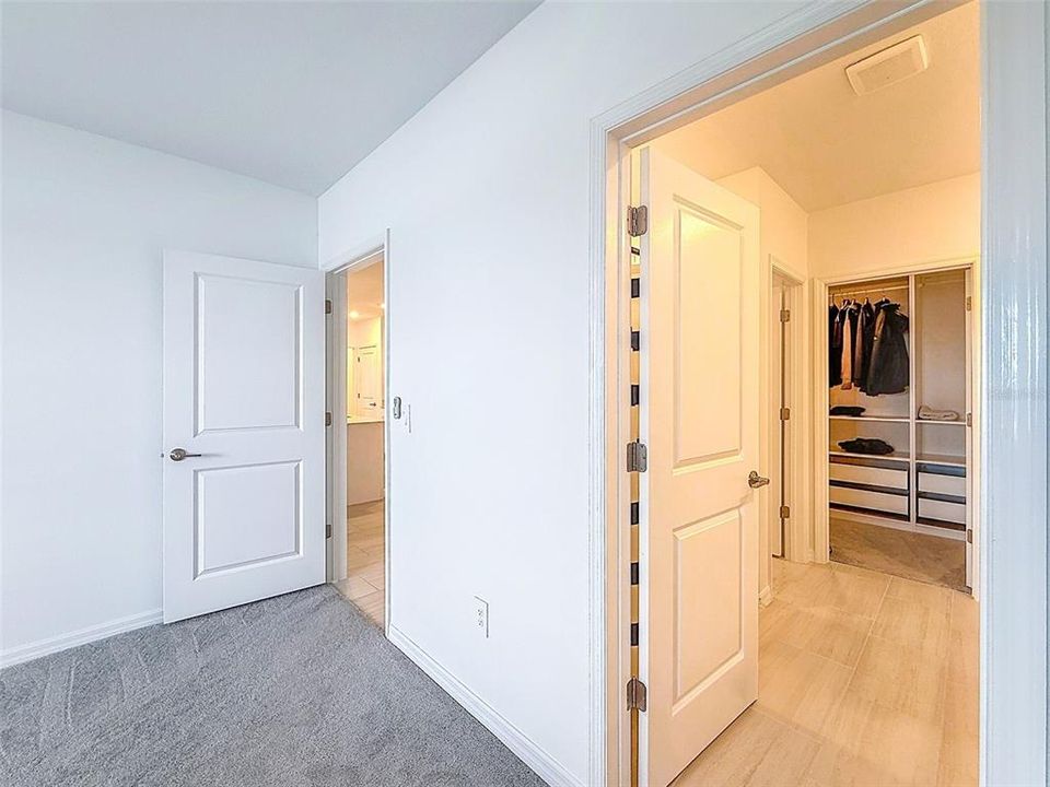 В аренду: $3,300 (5 спален, 3 ванн, 3326 Квадратных фут)