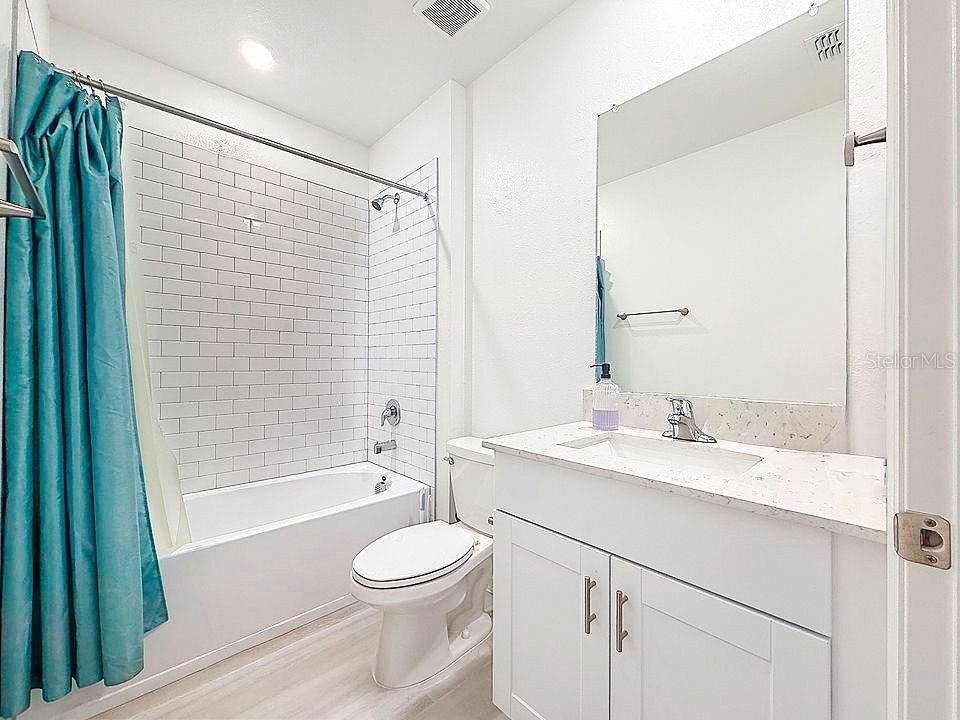 В аренду: $3,300 (5 спален, 3 ванн, 3326 Квадратных фут)