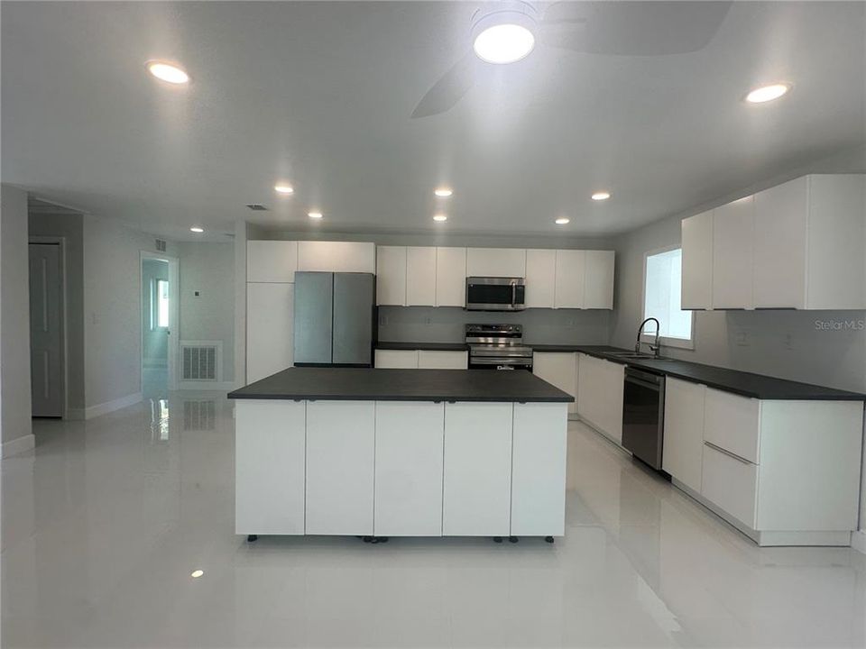 En Renta: $1,800 (3 camas, 2 baños, 1768 Pies cuadrados)