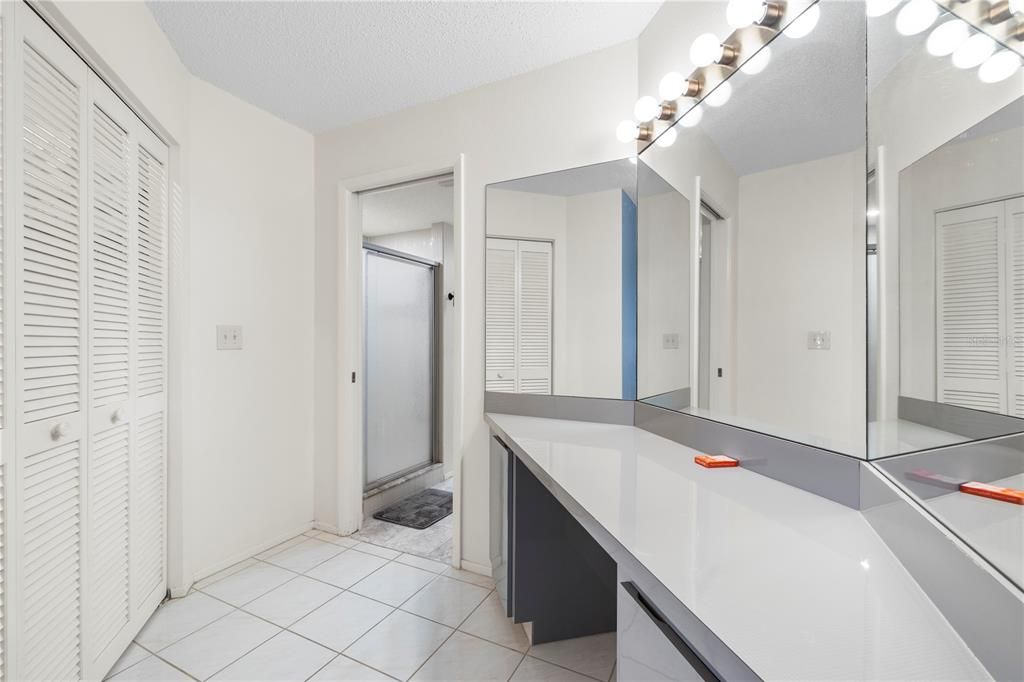 На продажу: $166,000 (2 спален, 2 ванн, 1318 Квадратных фут)