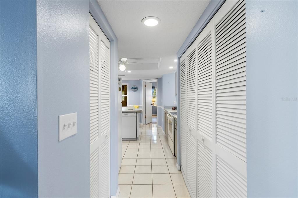 На продажу: $166,000 (2 спален, 2 ванн, 1318 Квадратных фут)