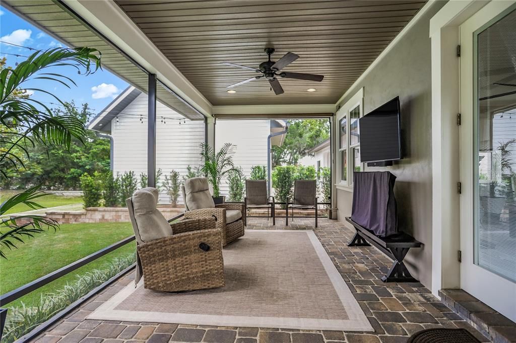 For Sale: $1,275,000 (4 beds, 3 baths, 2698 Square Feet)