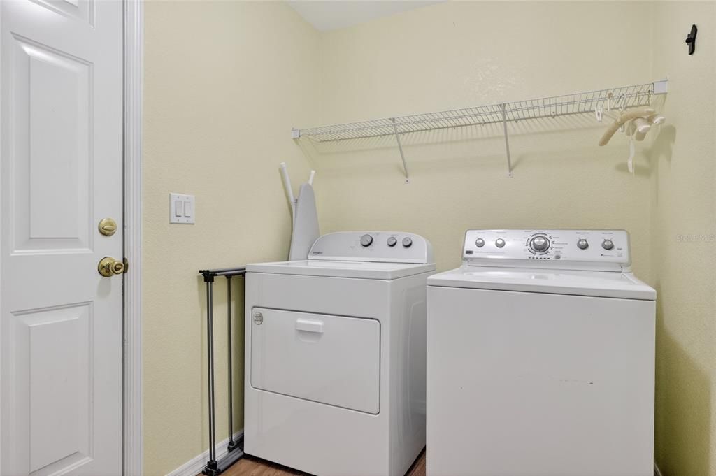 Activo con contrato: $290,000 (3 camas, 2 baños, 1639 Pies cuadrados)