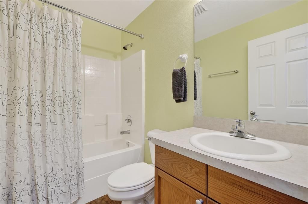 Activo con contrato: $290,000 (3 camas, 2 baños, 1639 Pies cuadrados)
