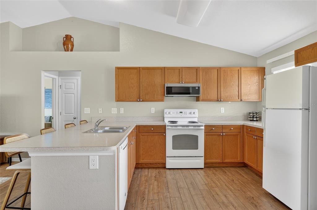 Activo con contrato: $290,000 (3 camas, 2 baños, 1639 Pies cuadrados)
