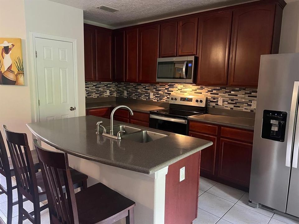 待售: $309,990 (2 贝兹, 2 浴室, 1273 平方英尺)
