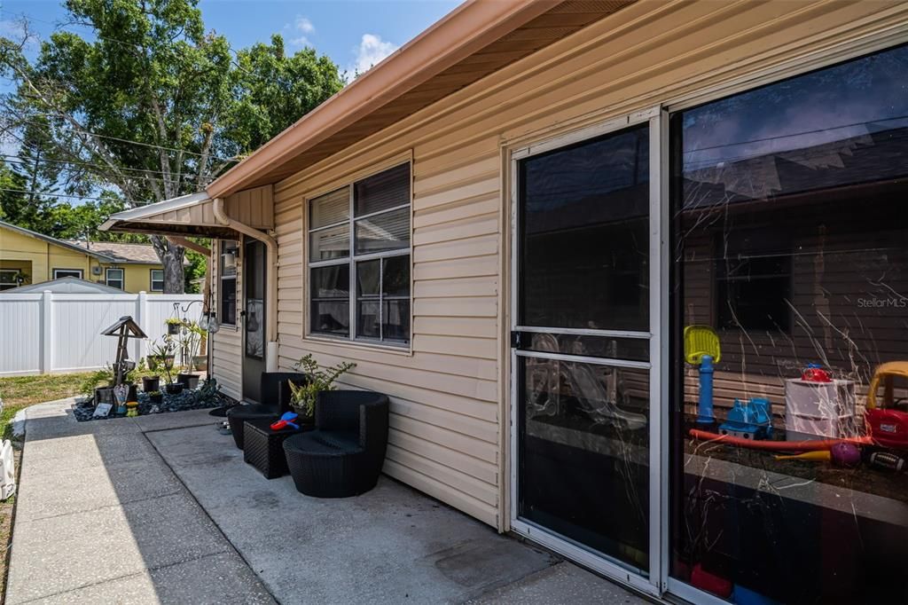 Active With Contract: $590,000 (6 beds, 0 baths, 1820 Square Feet)